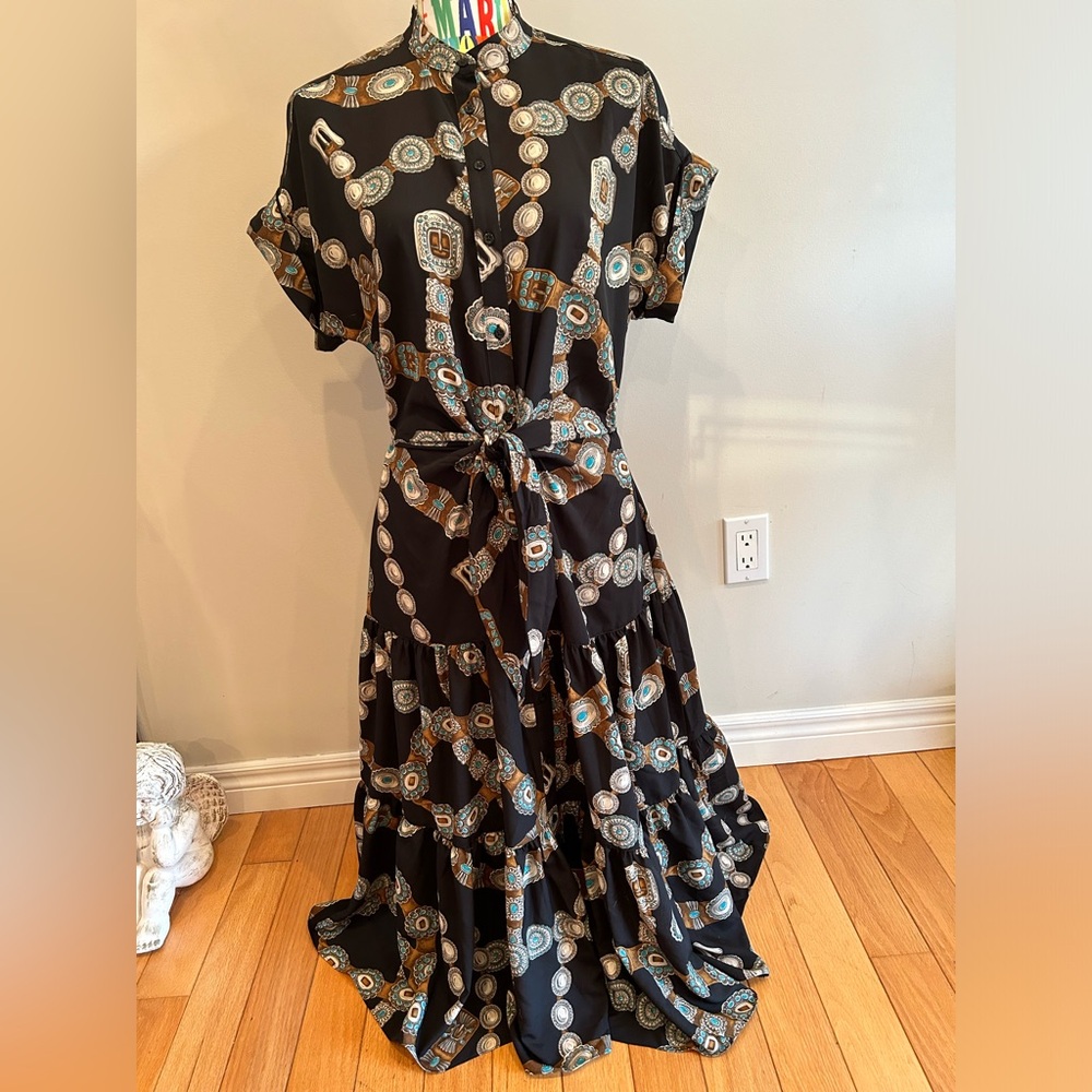 Elegant Black and Gold Maxi Dress